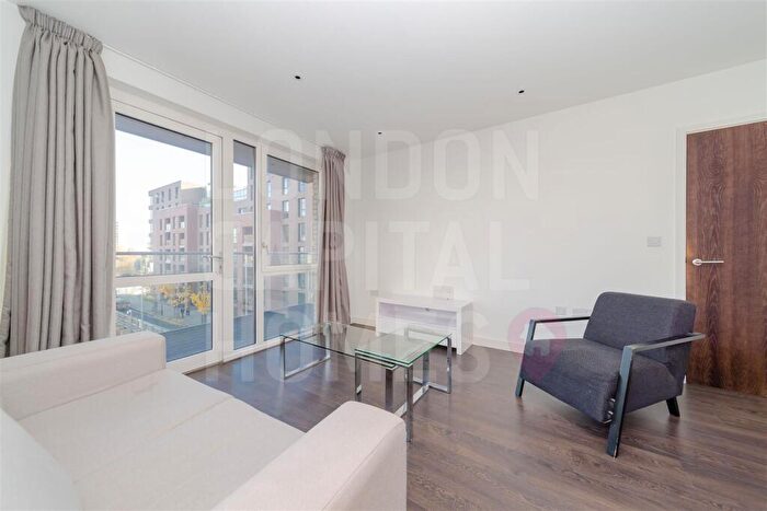 1 Bedroom Apartment To Rent In Hartwood Court, Devan Grove, London, N4