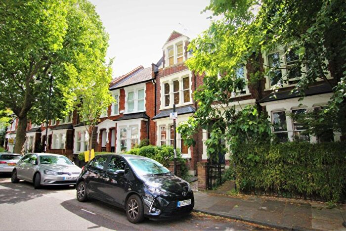 3 Bedroom Flat To Rent In Harberton Road, Archway, N19
