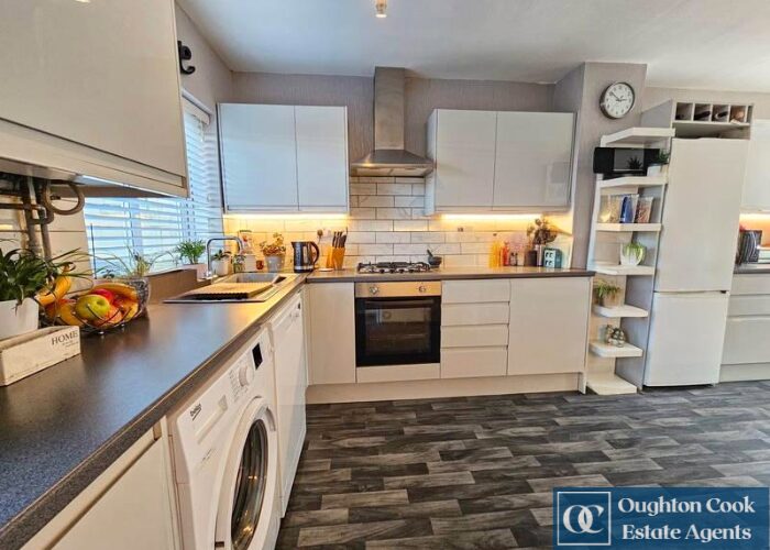 3 Bedroom Terraced House For Sale In Tintagel Close, CV3