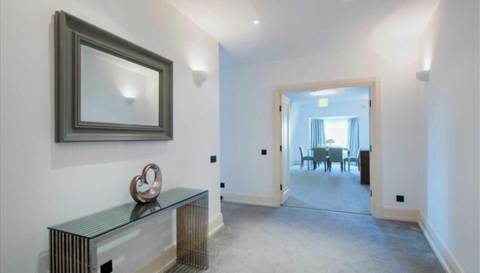 5 Bedroom Flat To Rent In Penthouse On Park Road, London, NW8