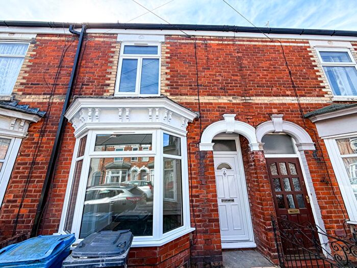 3 Bedroom Terraced House To Rent In Sidmouth Street, HU5