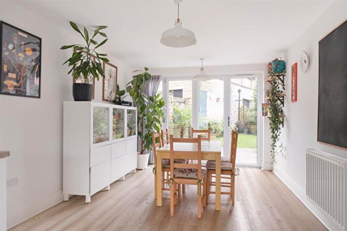 4 Bedroom Semi Detached House For Sale In Hastings Grange, Millhouses, S7