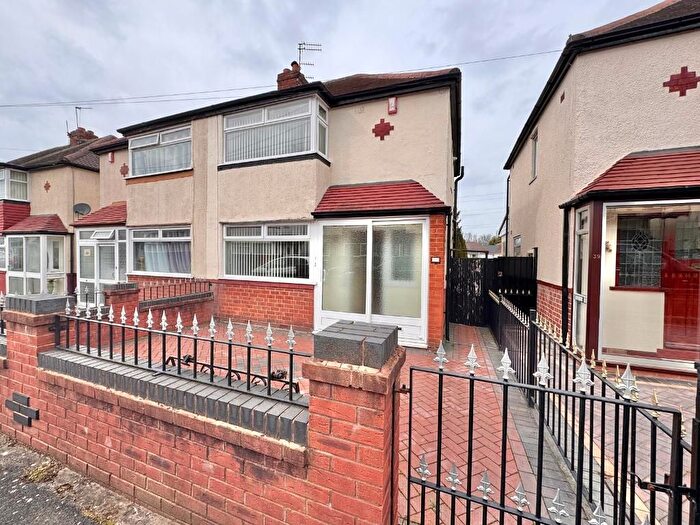 2 Bedroom Semi Detached House For Sale In Crockford Road, West Bromwich, West Midlands, B71