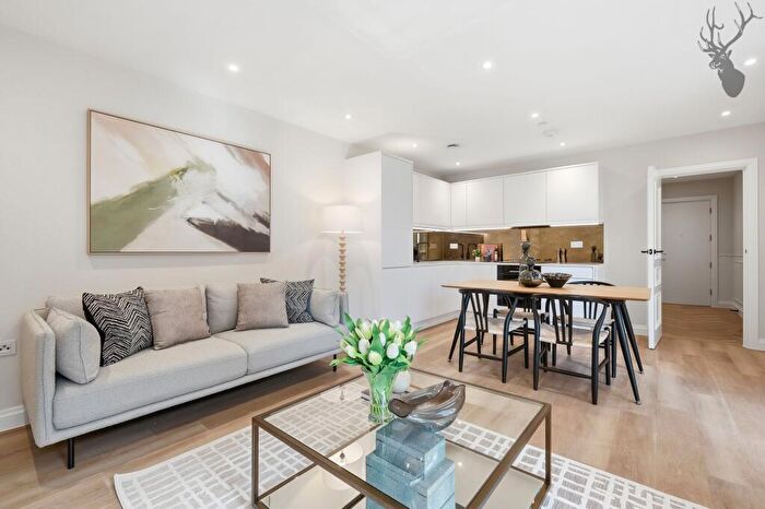 1 Bedroom Apartment For Sale In Novella, Chigwell, IG7