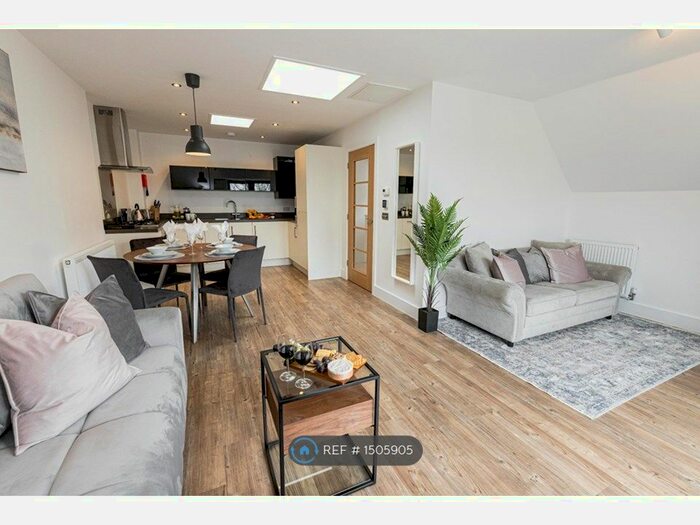 2 Bedroom Detached House To Rent In The Copse, Bournemouth, BH6