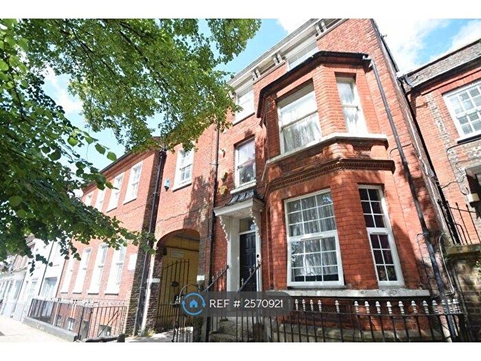 1 Bedroom Flat To Rent In High Street South, Dunstable, LU6