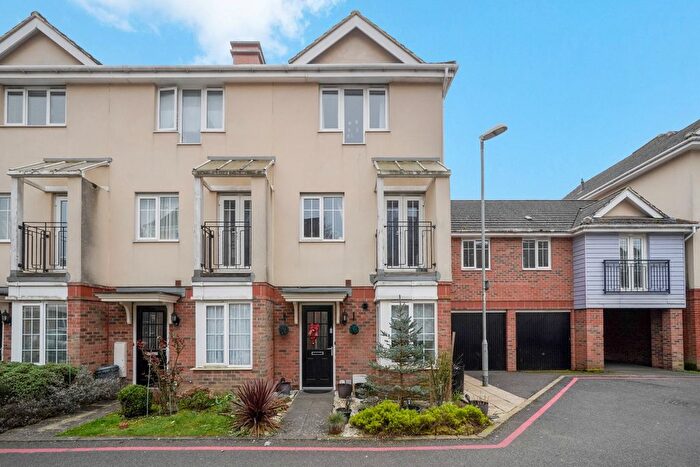 4 Bedroom Town House For Sale In Coleridge Drive, Ruislip, Greater London, HA4