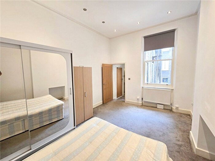 Studio To Rent In Earls Court Road, Earls Court, London, SW5