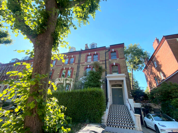 Flat To Rent In Belsize Avenue, NW3