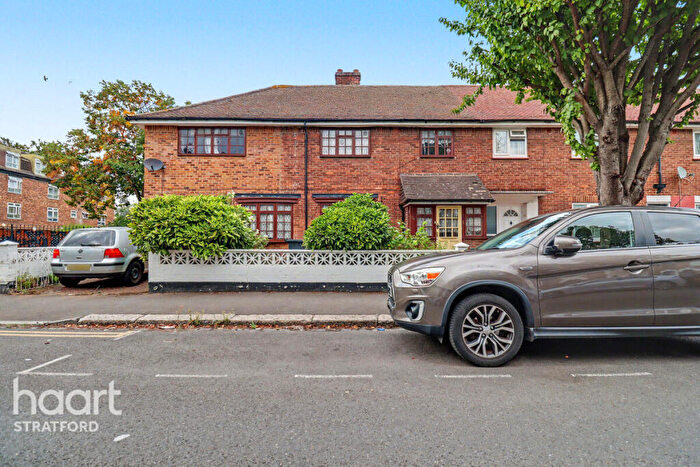 4 Bedroom End Of Terrace House For Sale In Janson Road, London, E15