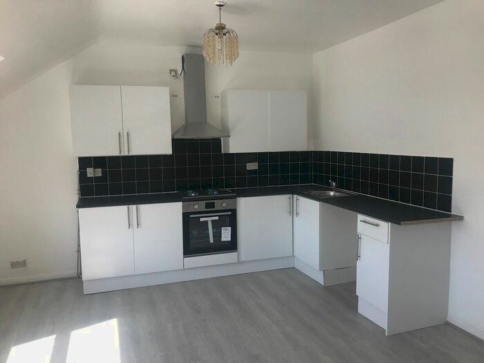 1 Bedroom Flat To Rent In North Circular Road, London, NW2