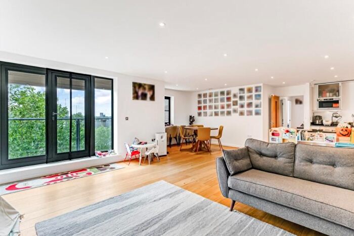 3 Bedroom Flat To Rent In Maida Vale, Maida Vale, W9