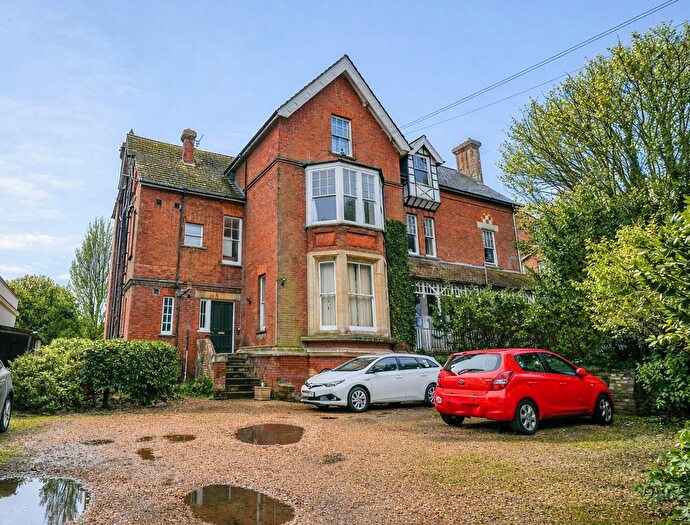 2 Bedroom Flat For Sale In Upper Maze Hill, St Leonards-On-Sea, TN38