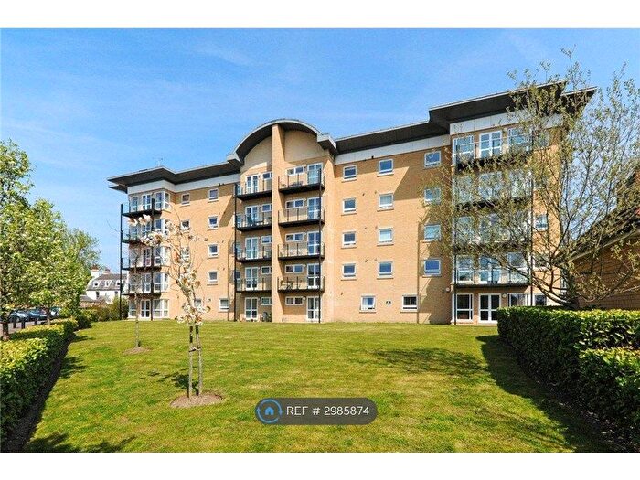 2 Bedroom Flat To Rent In Sparkes Close, Bromley, BR2