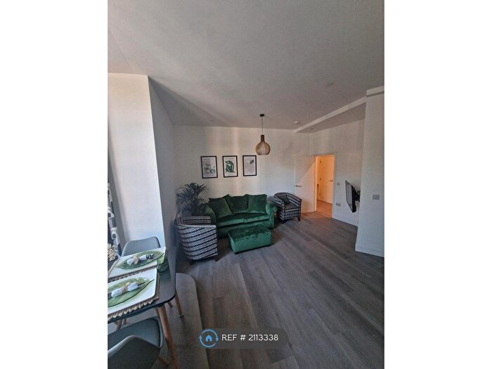 2 Bedroom Flat To Rent In Union Street, Torquay, TQ1