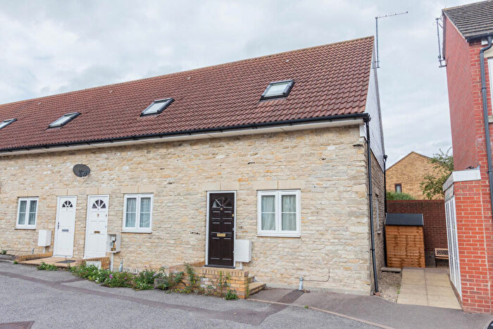 2 Bedroom End Of Terrace House To Rent In Palace Gate, Irthlingborough, NN9