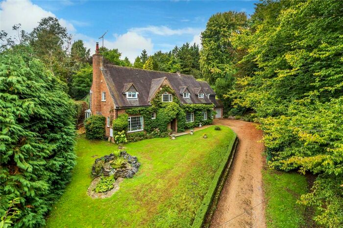 4 Bedroom Detached House For Sale In Snowdenham Lane, Bramley, Guildford, Surrey, GU5