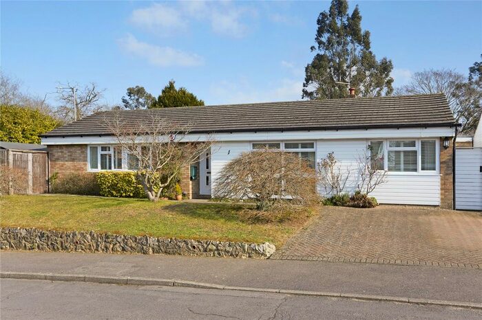 3 Bedroom Bungalow For Sale In Bessels Way, Sevenoaks, Kent, TN13