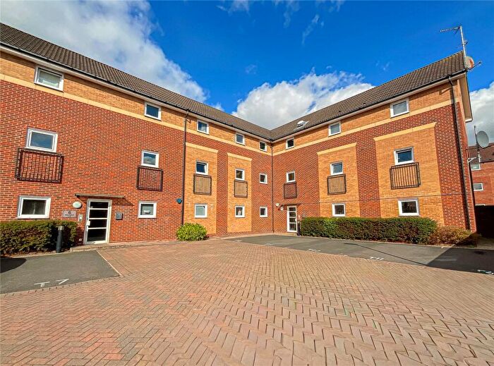2 Bedroom Apartment For Sale In Torrent Close, Wilnecote, Tamworth, Staffordshire, B77