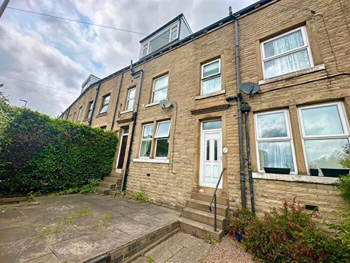 3 Bedroom Terraced House For Sale In Dryclough Lane, Halifax, HX3