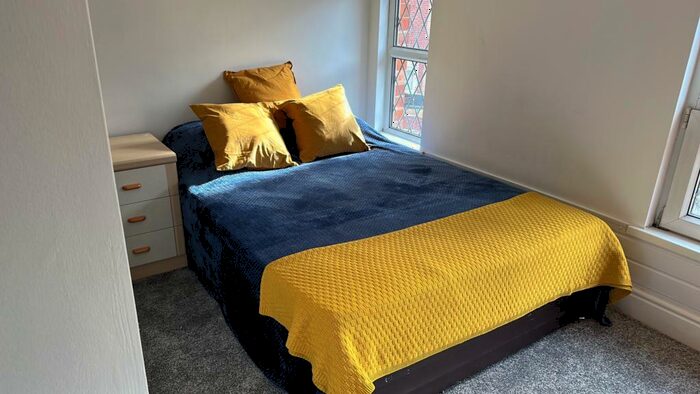 11 Bedroom End Of Terrace House To Rent In Room, Park Street, Worksop, S80