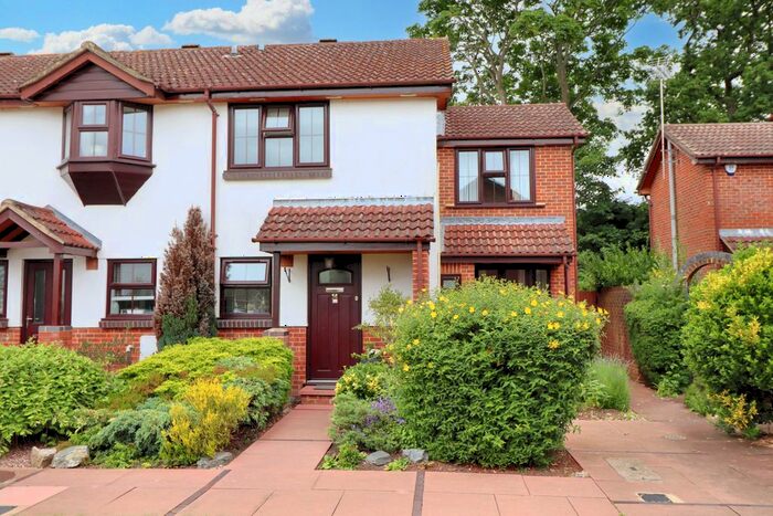 3 Bedroom End Of Terrace House To Rent In Stanley Gardens, Hersham Village, KT12