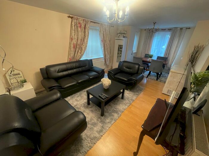 2 Bedroom Flat To Rent In Harrington Croft, West Bromwich, B71