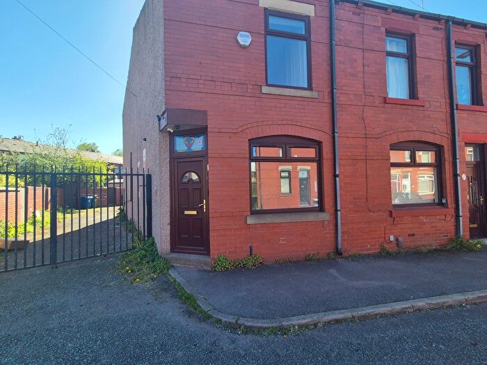 3 Bedroom Flat To Rent In Gordon Street, Ince, Wigan, WN1