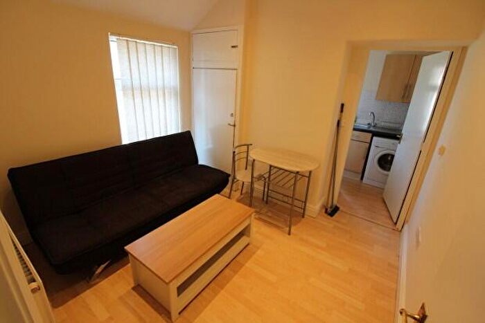 2 Bedroom Flat To Rent In Keppoch Street Cardiff, CF24