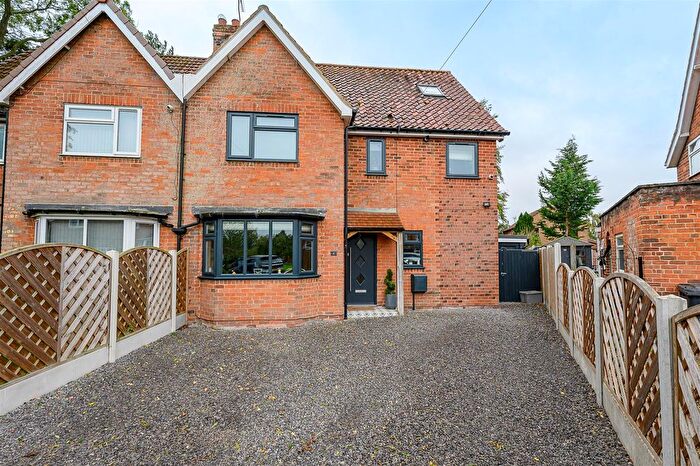 4 Bedroom Semi-detached House For Sale In Church Green, Elvington, York, YO41