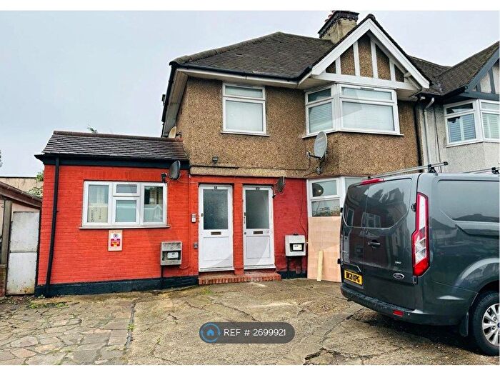 1 Bedroom Flat To Rent In Hendon Way, London, NW2