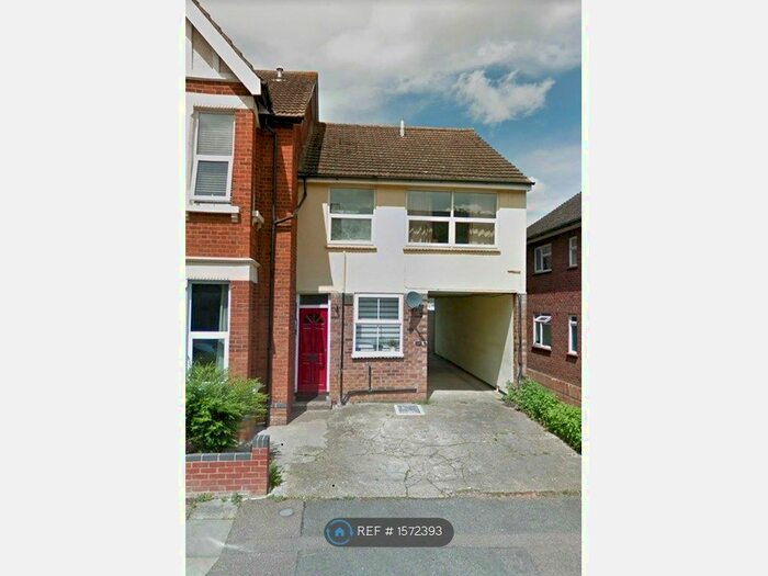 1 Bedroom Flat To Rent In Oaklands Road, Bedford, MK40