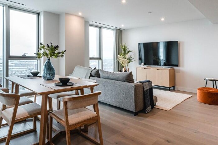 2 Bedroom Penthouse To Rent In William Jessop Way, Liverpool, Merseyside, L3