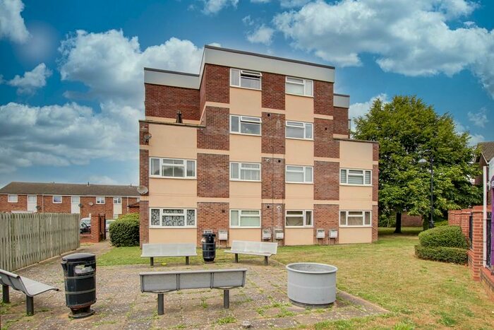 2 Bedroom Apartment To Rent In Brampton Gardens, Eynesbury, PE19