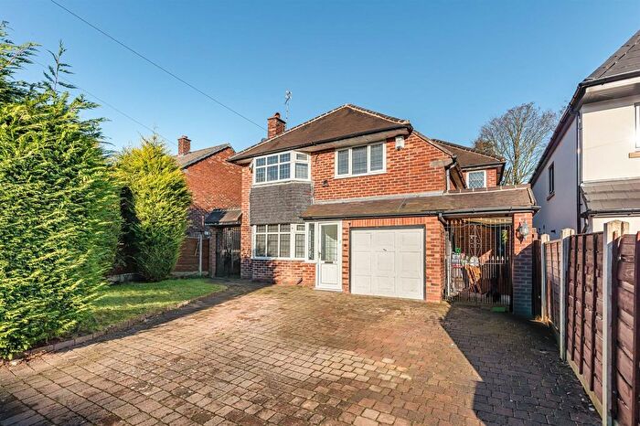 5 Bedroom Detached House For Sale In Warburton Close, Hale Barns, WA15