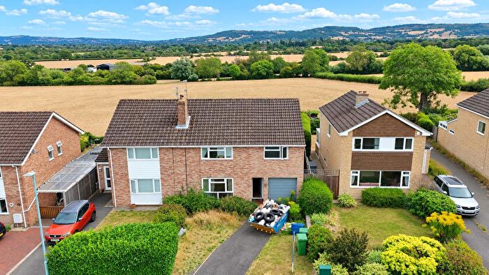 4 Bedroom Semi-Detached House For Sale In Oldbury Orchard, Churchdown, Gloucester, GL3