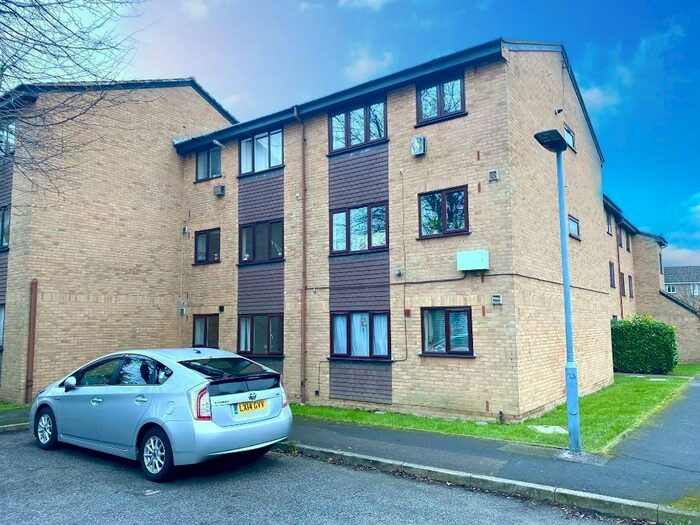 1 Bedroom Ground Flat To Rent In Millhaven Close, Romford, London, RM6