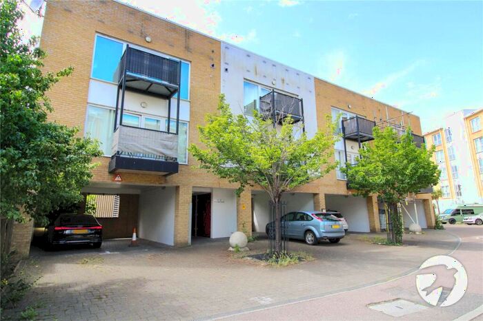 1 Bedroom Flat To Rent In Admirals Way, Gravesend, Kent, DA12