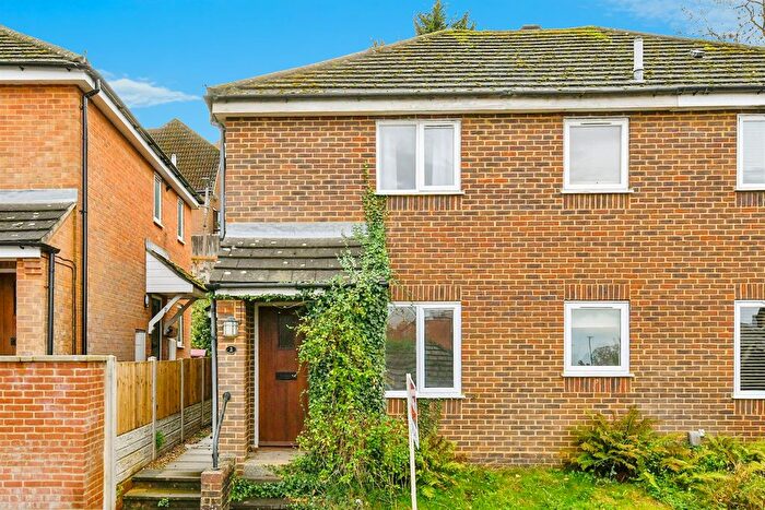 1 Bedroom Maisonette For Sale In Park Gate, Hitchin, SG4