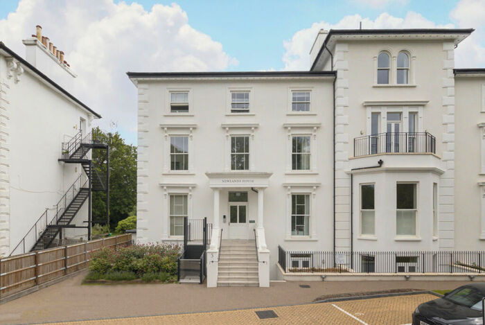 2 Bedroom Apartment To Rent In Oak Hill, Surbiton, KT6