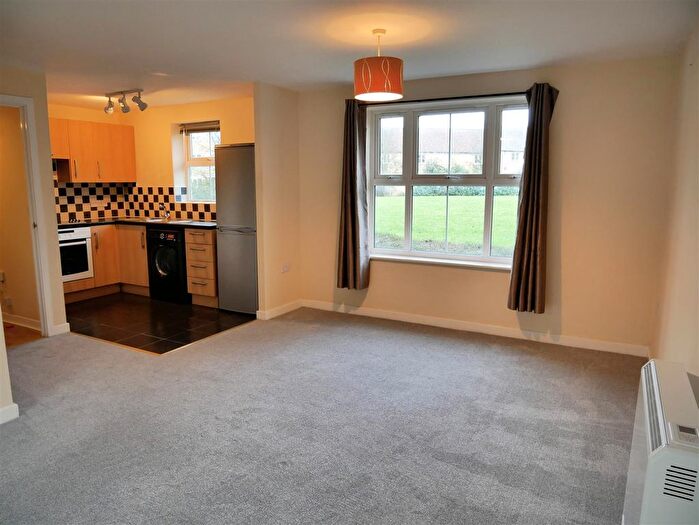 2 Bedroom Flat For Sale In Grouse Road, Calne, SN11