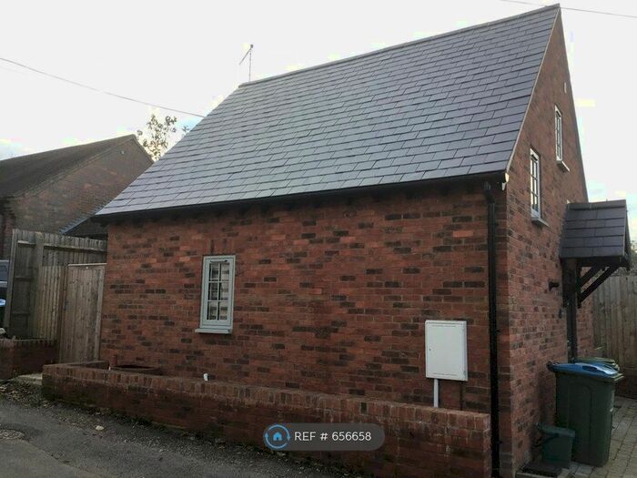 1 Bedroom Detached House To Rent In Cross Lane, Buckingham, MK18