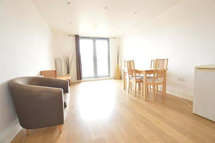 2 Bedroom Apartment To Rent In Whytecliffe Road South, Purley, CR8