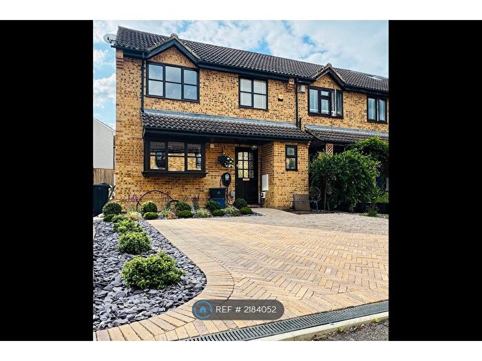 3 Bedroom Semi-Detached House To Rent In Voluntary Place, London, E11