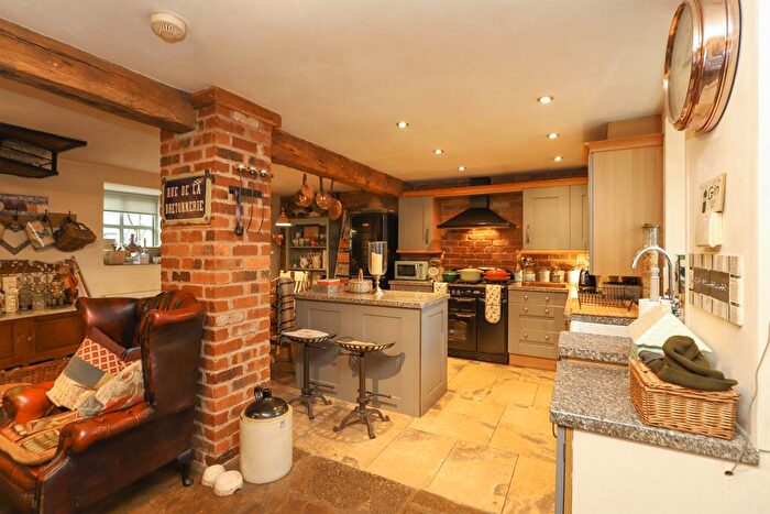 3 Bedroom Barn Conversion For Sale In Ankerbold Road, Old Tupton, S42