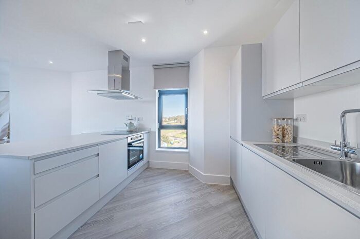2 Bedroom Flat To Rent In Medway Street Chatham, ME4