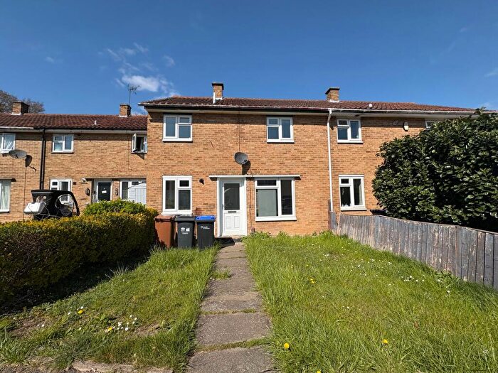 3 Bedroom House To Rent In Greenfield Avenue, Northampton, NN3