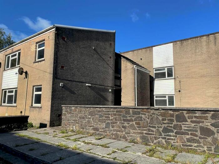 1 Bedroom Flat To Rent In Blaen Ogwr Court, Nantymoel, Bridgend, CF32