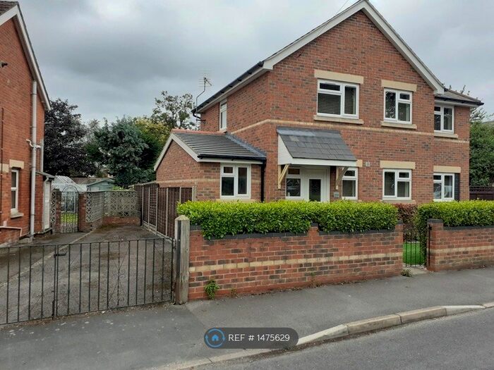 3 Bedroom Detached House To Rent In Belmont Road, Camberley, GU15