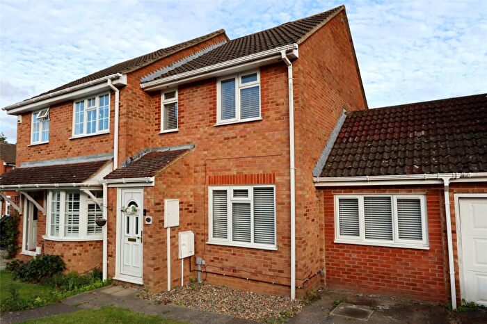 2 Bedroom Semi-Detached House For Sale In Eliot Close, Newport Pagnell, Buckinghamshire, MK16